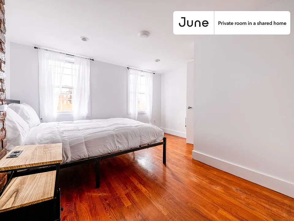 255 Evergreen Ave #B