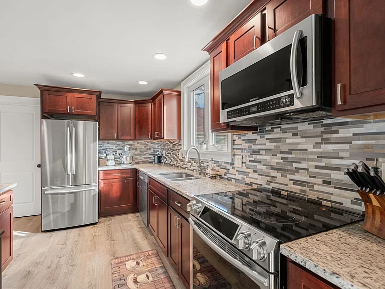 107 Winthrop St #2 — Photo 4