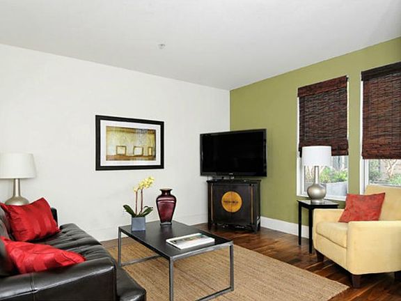 2nd image of 886 Altaire Walk