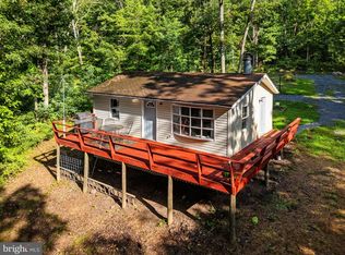 1454 Pin Oak Rd, Paw Paw, WV 25434