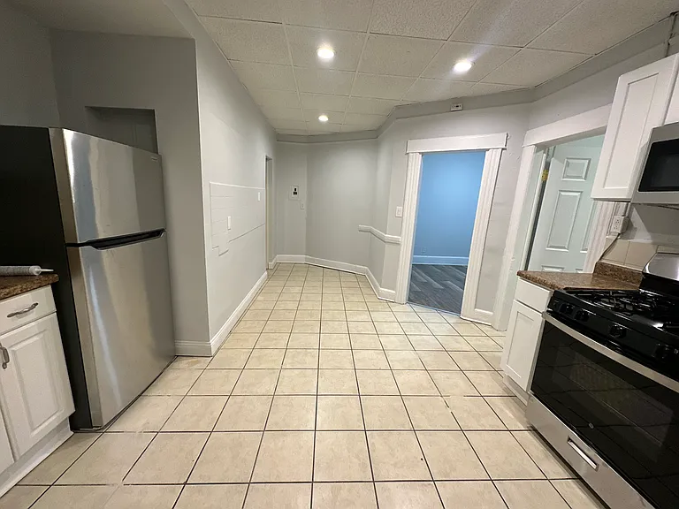 240 Paterson Ave #5 — Photo 6
