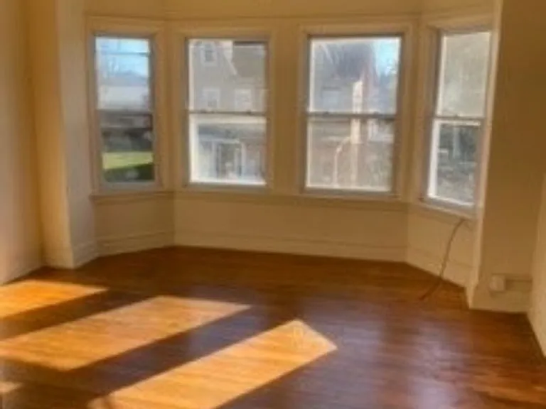 1841 Center St — Photo 2