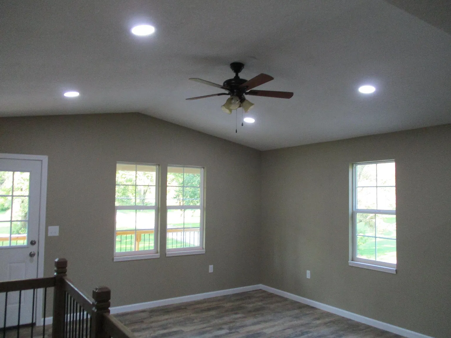517 W Workman St — Photo 2