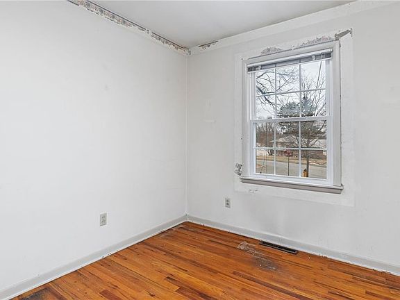 5th image of 10606 Westbrooke Dr