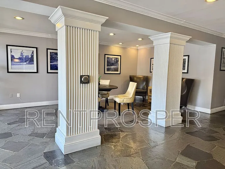 1100 Delaney Ave #F201 — Photo 15