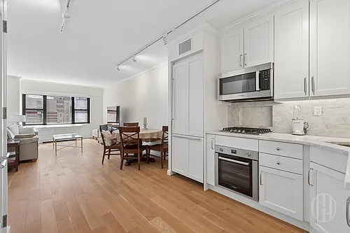 20 W 64th St Photo 1