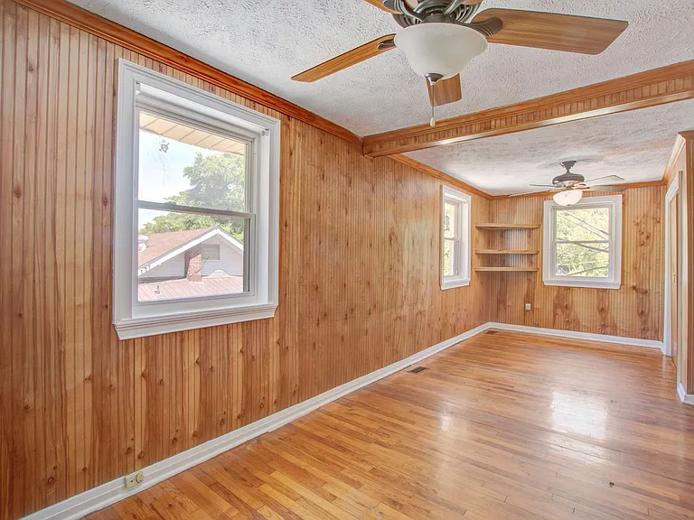 2418 1/2 Laurel St — Photo 21