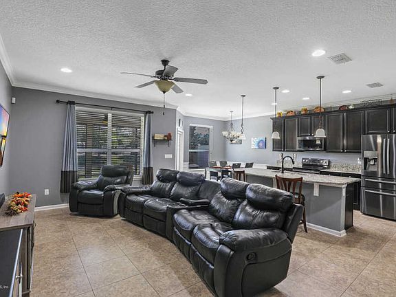 2nd image of 469 Walnut Dr