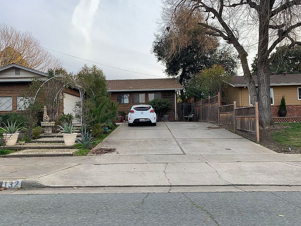 1st image of 132 Pleasant Pl