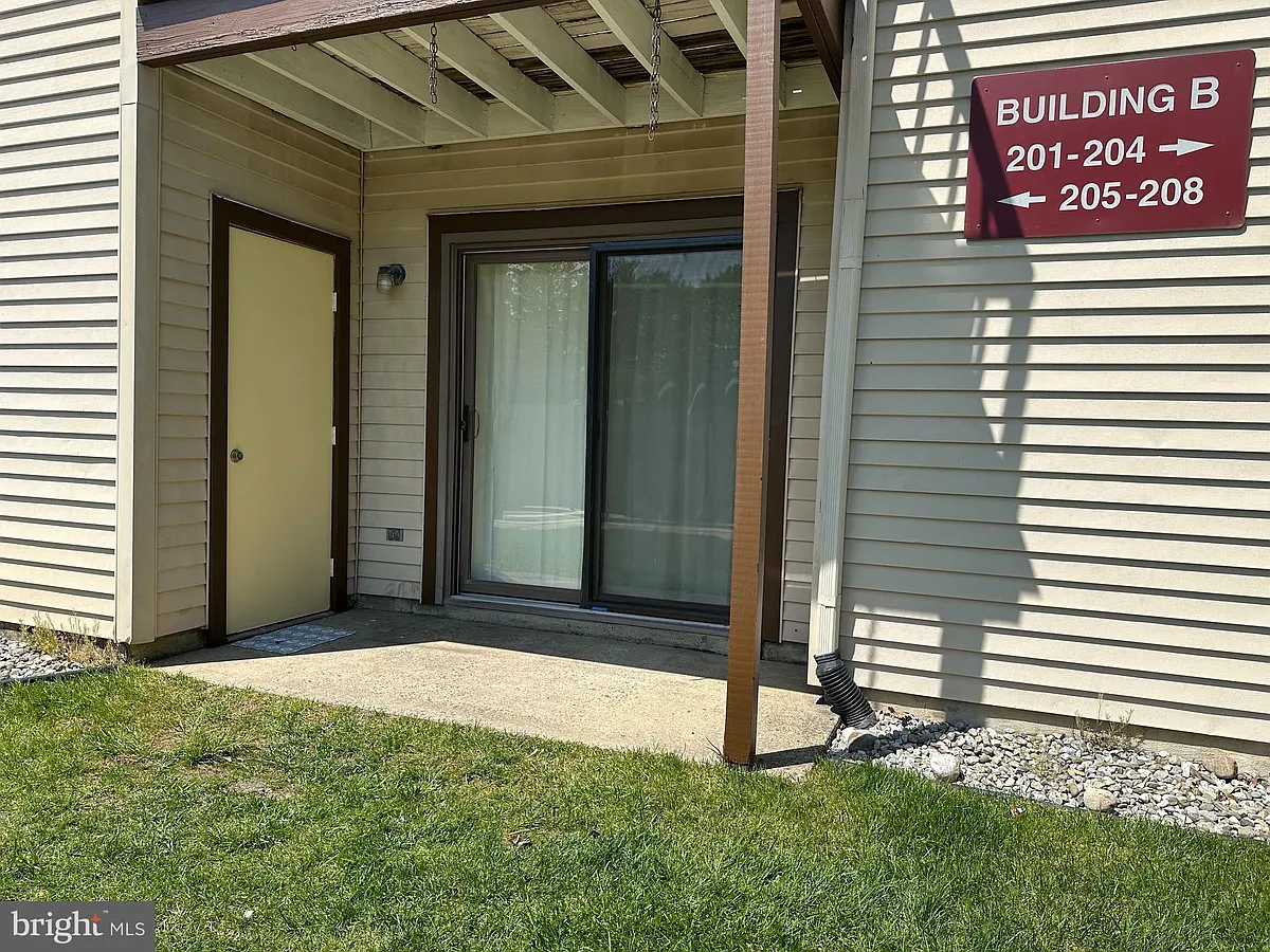 Building Photo - 201 Lucas Ln