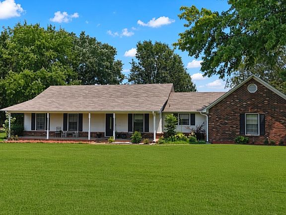 2nd image of 15952 Jackson Ln