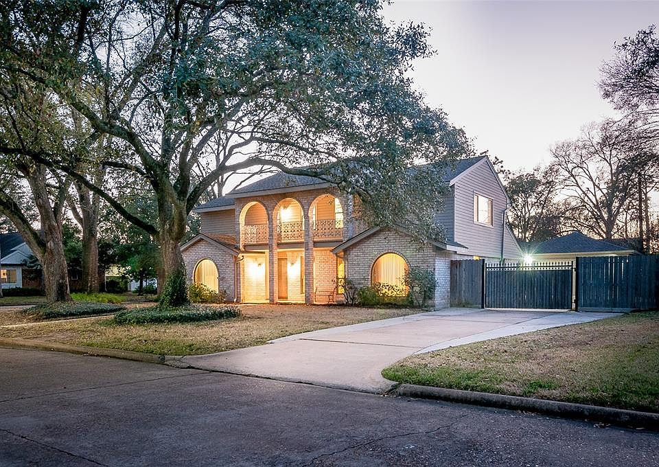 1st image of 2703 Shadowdale Dr
