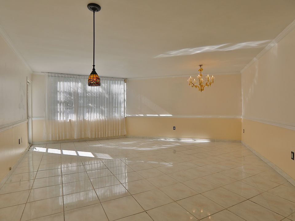 1st image of 2750 NE 183rd St APT 312