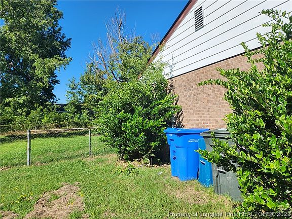 3rd image of 410 Desmond Dr