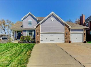 920 SE 12th St, Lees Summit, MO 64081