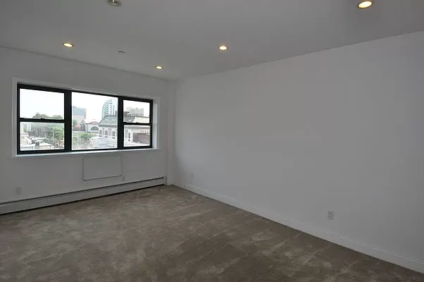 Rented by Modern Spaces | media 6