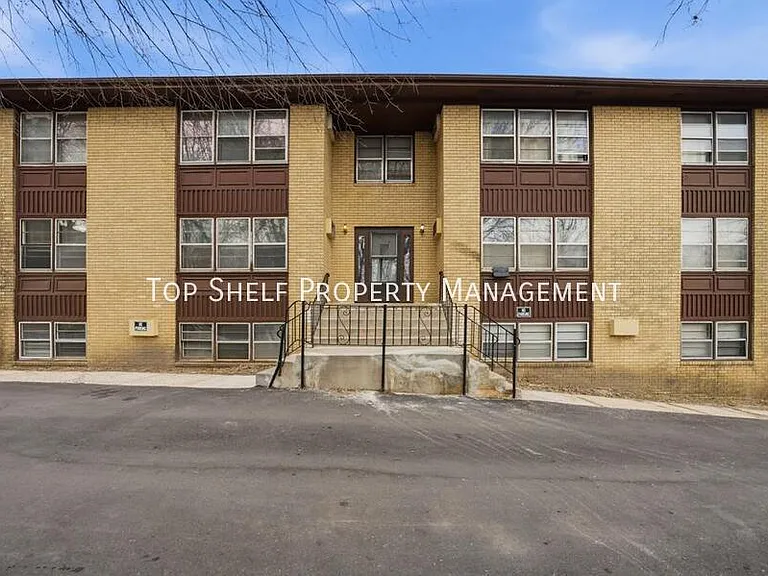 3119 Grand Ave #10 — Photo 1