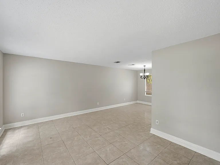 8130 Sunny Ridge Dr — Photo 5