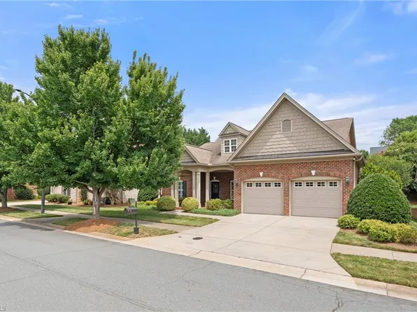 5551 Foxgate Cir, Winston Salem, NC 27106