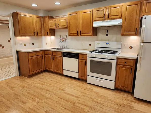 305 Chelsea St APT 1, Boston, MA 02128
