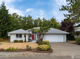70 Fernridge Ln, Port Ludlow, WA 98365