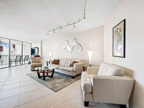 6911 Environ Boulevard #8K, Lauderhill, FL 33319