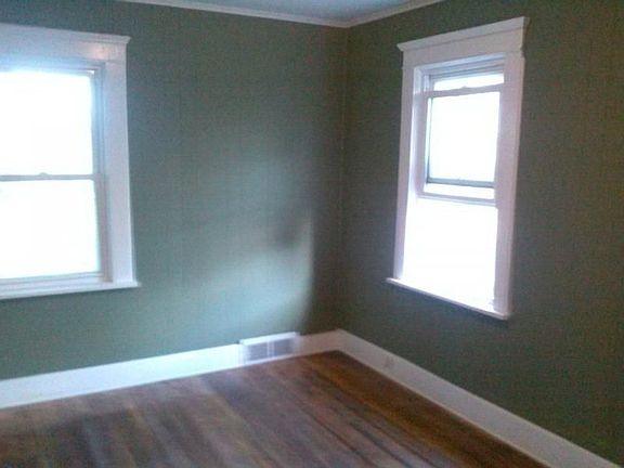 4th image of 804 1/2 N Blackstone St