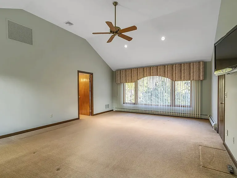 88 Van Blarcom Ln — Photo 13