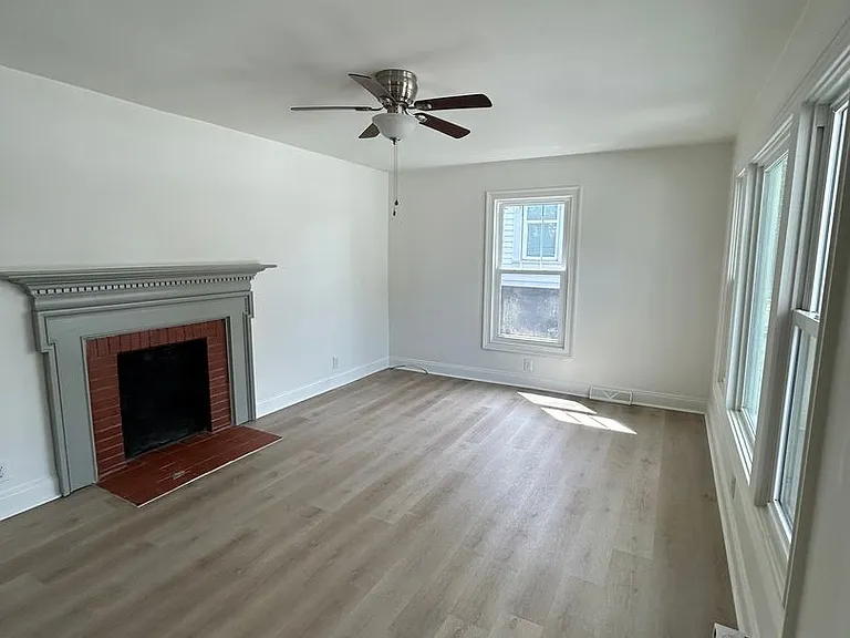 609 Center St — Photo 2