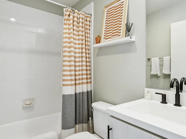 2200 Fox Ln — Photo 21