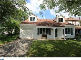 2 Warbler Dr, Voorhees, NJ 08043