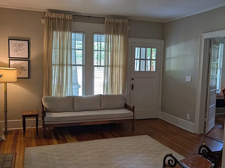 Secession Ave — Photo 9