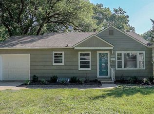4920 W 72nd St, Prairie Village, KS 66208
