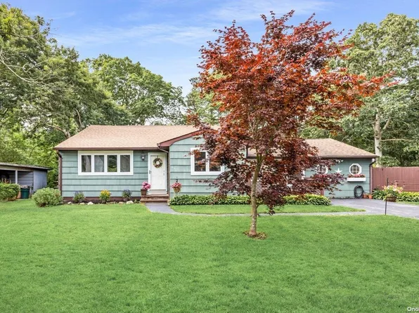 68 Mobile Street, Sayville, NY 11782