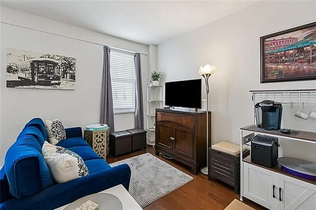 Studio, 1.0 bath, 400 sqft, $1,150 — Photo 4