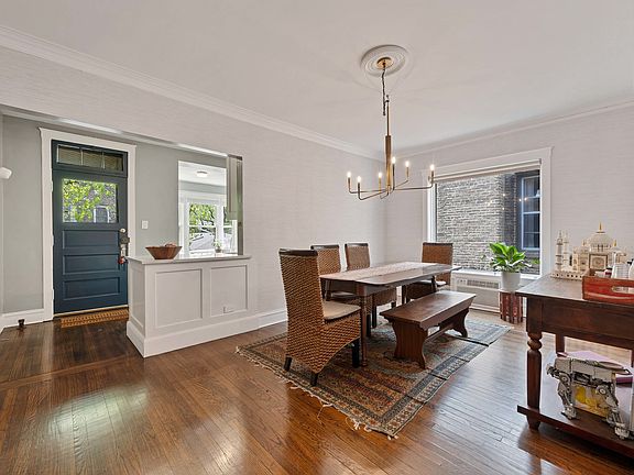 5th image of 713 W Montrose Ave #3W
