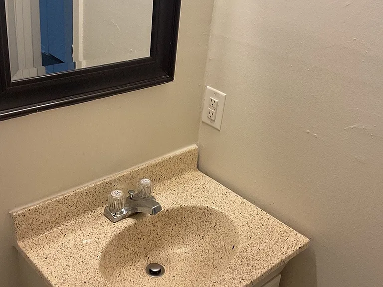 210 Old Tyler Rd #10 — Photo 9