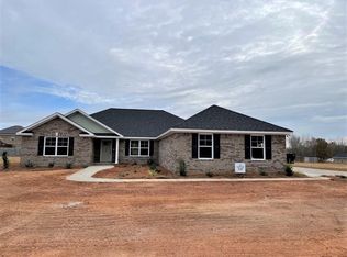 1235 Freeport Dr, Sumter, SC 29154