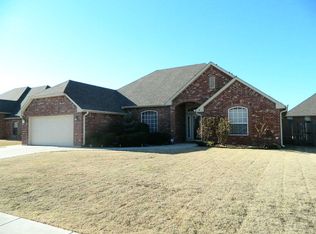 2211 SW 55th St, Lawton, OK 73505