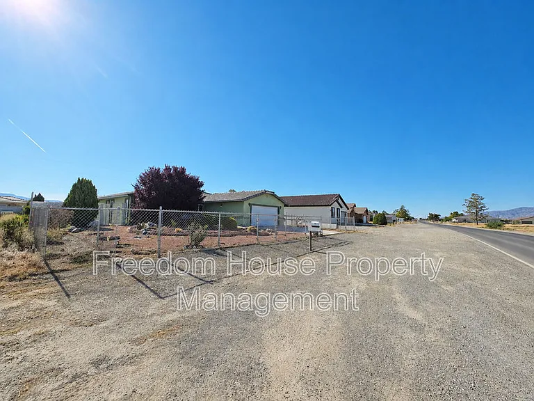 3066 Mount Charleston Dr — Photo 3