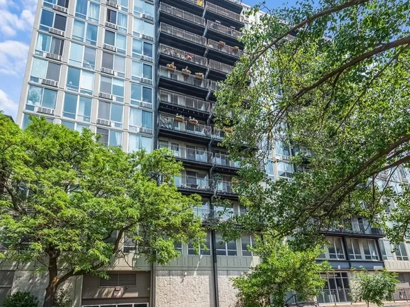 450 W Briar Pl APT 13D, Chicago, IL 60657