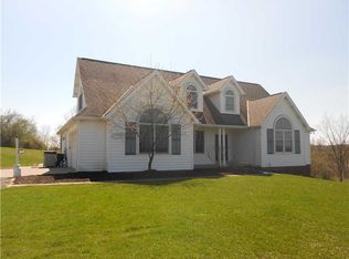 150 Crescent Hill Rd, Oakdale, PA 15071