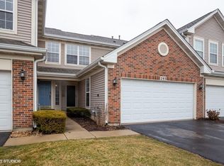293 Wildspring Ct, Itasca, IL 60143