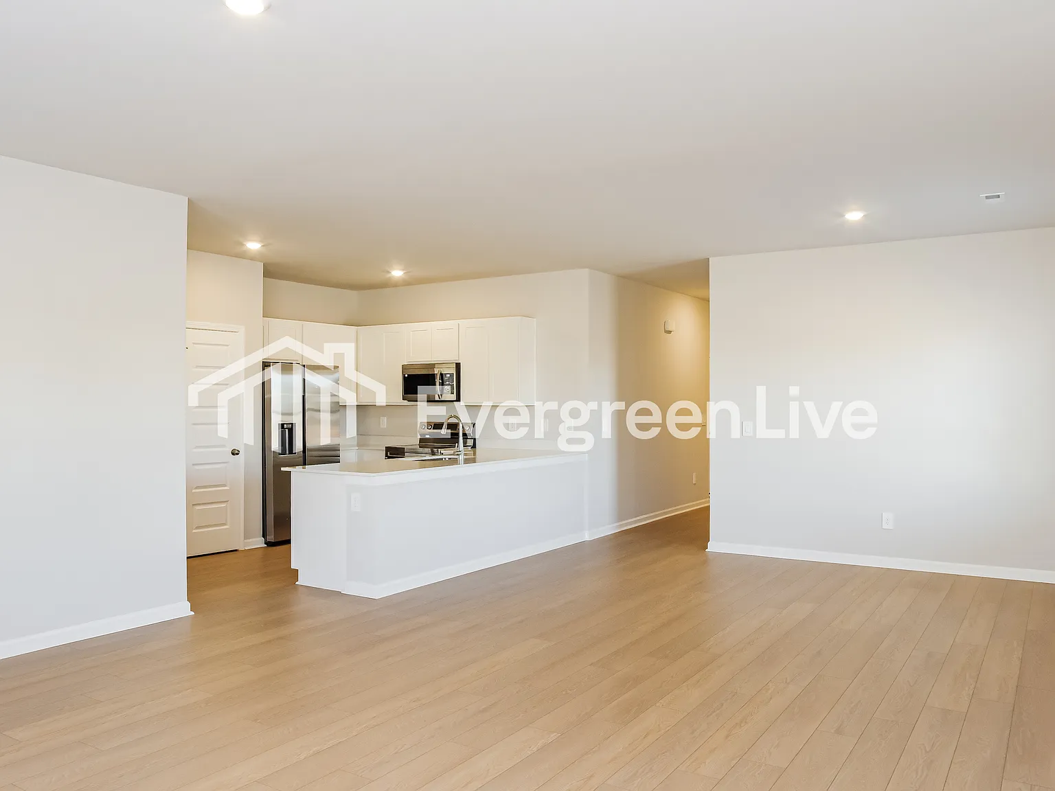 4 bed, 2.0 bath, 1666 sqft, $1,545 — Photo 3