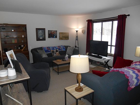 3rd image of 75 Old Mill Dr Unit 21