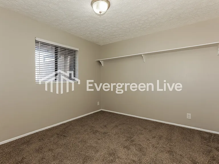 921 S Val Vista Dr — Photo 10