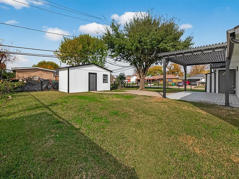 3527 La Retama Dr — Photo 1