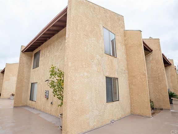 5th image of 22038 Vanowen St APT 212