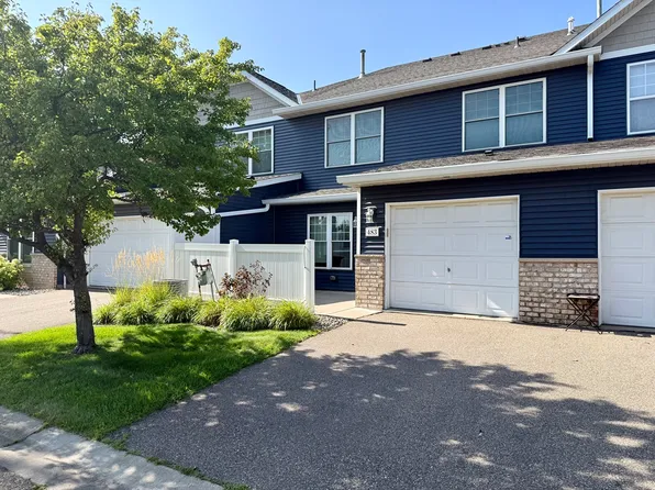 483 Hickory Ln N, Oakdale, MN 55128