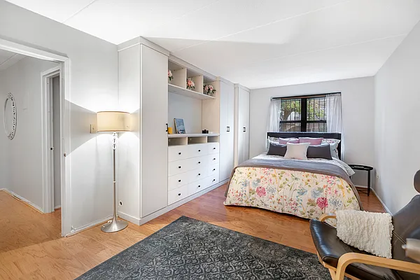 Sold by Compass | media 5